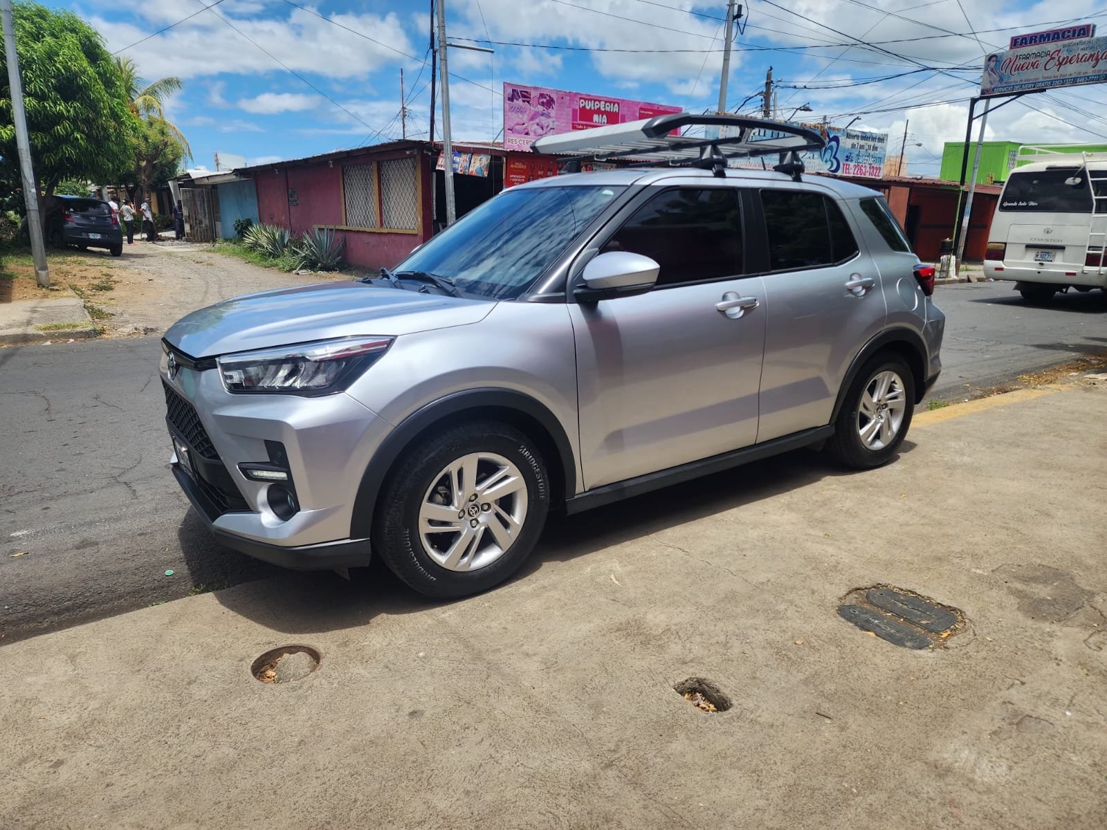 Toyota Raize Plateado 2026 Automático (B)